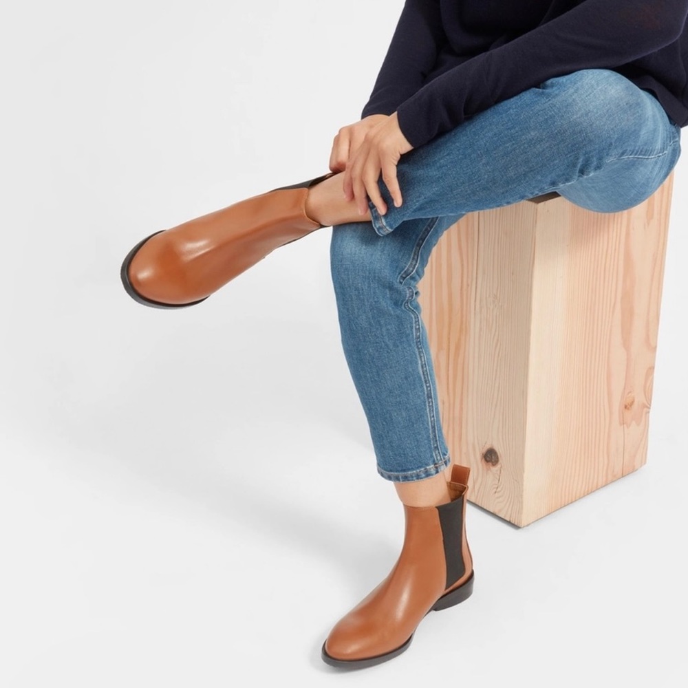 Everlane Modern Chelsea Leather Ankle Boots Size 6.5